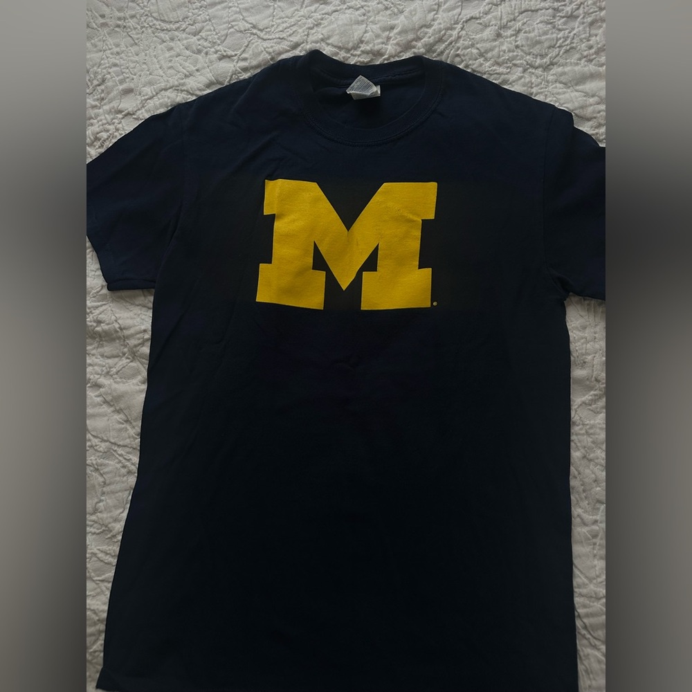 Blue navy Michigan women’s small Tshirt